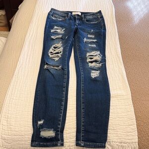 Vervet Distressed Skinny Jeans in Blue